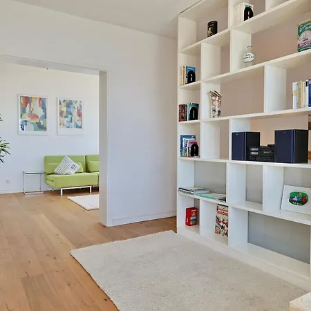 Apartament 21 *
